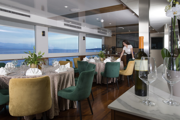 APT Travelmarvel Princess Eleganza Dining.jpg